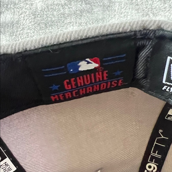 Gray and Black New Era Baseball Cap with Red Sox logo - Picture 5 of 11